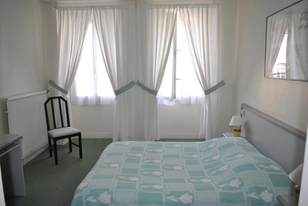 Grand Hotel De L'Etoile Courtenay  Quarto foto